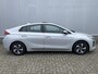 Hyundai Ioniq 1.6 GDi Premium / Lederen Interieur / Navigatie / Verwarmde Stoelen + Stuurwiel / Afn. Trekhaak / Schuif - Kanteldak / Parkeersensoren V + A / Keyless Entry / Dealer Onderhouden.