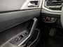 Volkswagen Polo 1.0 TSI Sportline Automaat (APPLE CARPLAY, GROOT NAVI, LM VELGEN, SPORTSTOELEN, PARKEERSENSOREN, ADAPTIVE CRUISE, NIEUWSTAAT)