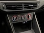 Volkswagen Polo 1.0 TSI Sportline Automaat (APPLE CARPLAY, GROOT NAVI, LM VELGEN, SPORTSTOELEN, PARKEERSENSOREN, ADAPTIVE CRUISE, NIEUWSTAAT)