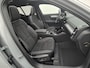 Volvo XC40 2.0 B4 Ultra Dark MY 2026 - 19” Wielen - Panoramadak -  Harman Kardon Audio - Lighting - 360 Cam - Climate - Privacy Glass – R980 Interieur – voorruit verwarming – Power seats met memory