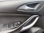 Opel Astra 1.0 Business+ met parkeersensoren en navigatie en cruise controle en bluetooth telefoon / media