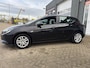 Opel Astra 1.0 Business+ met parkeersensoren en navigatie en cruise controle en bluetooth telefoon / media