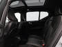 Volvo XC40 Recharge P8 AWD R-Design / Pan. dak / Trekhaak / Elektr. bed. stoelen / 20" / Harman Kardon / Stoel+stuurwielverwarming/ Privacy glass / 360 camera