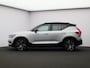 Volvo XC40 Recharge P8 AWD R-Design / Pan. dak / Trekhaak / Elektr. bed. stoelen / 20" / Harman Kardon / Stoel+stuurwielverwarming/ Privacy glass / 360 camera