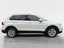 Volkswagen Tiguan 1.4 TSI eHybrid R-Line Business+ | Elektrisch wegklapbare trekhaak | Android/Apple Carplay | Stoelverwarming | Achteruitrijcamera | Dode hoek detectie |