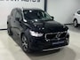 Volvo XC40 2.0 T4 Momentum Pro Automaat / Navigatie full map / Cruise control / Climate control / Parkeer sensoren