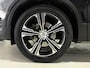 Volvo XC40 2.0 T4 Momentum Pro Automaat / Navigatie full map / Cruise control / Climate control / Parkeer sensoren