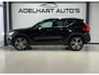 Volvo XC40 2.0 T4 Momentum Pro Automaat / Navigatie full map / Cruise control / Climate control / Parkeer sensoren