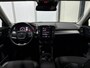 Volvo XC40 2.0 T4 Momentum Pro Automaat / Navigatie full map / Cruise control / Climate control / Parkeer sensoren