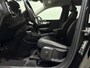 Volvo XC40 2.0 T4 Momentum Pro Automaat / Navigatie full map / Cruise control / Climate control / Parkeer sensoren