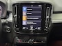 Volvo XC40 2.0 T4 Momentum Pro Automaat / Navigatie full map / Cruise control / Climate control / Parkeer sensoren