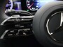 Mercedes-Benz A-klasse 180 Business Solution AMG | Panoramaschuifdak | Premium Plus | Nightpakket | 19"Multispaak AMG velgen | Stoelverwarming |  360° camera | Head-up display |