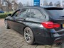 BMW 3-Serie Touring 320i 184pk Automaat Edition M-Sport | Origineel NL | Apple Carplay | Navi | Clima | Cruise | Leder+Stoelverwarming | Led Koplampen | Pdc V+A+Assist+Camera | Privacy Glass | 18''lm | Trekhaak