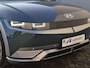 Hyundai Ioniq 5 Lounge 73kWh Automaat / Accu SOH 94,70% / 8 jaar Batterijgarantie / Fabrieksgarantie tot 11-2026 / CCS snelladen / Dealer onderhouden / Panoramadak / WLTP 451 km / Afn. trekhaak 1.600 kg / Elektrische klep en stoelen / Stuur-, stoel- en achterbankverwarming /