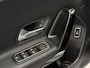 Mercedes-Benz A-klasse 200 Premium Plus Cruise Clima Camera Burmester 18'' AMG met zgan all season.