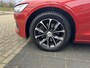 Volvo V60 2.0 B3 Momentum met Winterwielen, BTW-Auto, Origineel Nederlands, Wegklapbare Trekhaak, Lederen Bekleding, Enz...