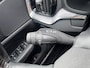 Volvo V60 2.0 B3 Momentum met Winterwielen, BTW-Auto, Origineel Nederlands, Wegklapbare Trekhaak, Lederen Bekleding, Enz...