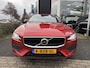 Volvo V60 2.0 B3 Momentum met Winterwielen, BTW-Auto, Origineel Nederlands, Wegklapbare Trekhaak, Lederen Bekleding, Enz...