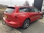 Volvo V60 2.0 B3 Momentum met Winterwielen, BTW-Auto, Origineel Nederlands, Wegklapbare Trekhaak, Lederen Bekleding, Enz...