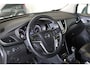 Opel Mokka X 1.4-140pk Turbo Black Edition. Werkelijk hele mooie en goed onderhouden hoogzitter ! Autm. airco, LM wielen, metallic lak, LED verlichting, navigatie, telefoonvoorb., privacy glass, stoel- en stuurwiel verw., trekhaak+afneembare kogel etc.