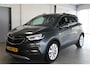 Opel Mokka X 1.4-140pk Turbo Black Edition. Werkelijk hele mooie en goed onderhouden hoogzitter ! Autm. airco, LM wielen, metallic lak, LED verlichting, navigatie, telefoonvoorb., privacy glass, stoel- en stuurwiel verw., trekhaak+afneembare kogel etc.