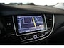 Opel Mokka X 1.4-140pk Turbo Black Edition. Werkelijk hele mooie en goed onderhouden hoogzitter ! Autm. airco, LM wielen, metallic lak, LED verlichting, navigatie, telefoonvoorb., privacy glass, stoel- en stuurwiel verw., trekhaak+afneembare kogel etc.