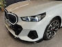 BMW 5-Serie 520i High Executive Edition M Stuurverwarming/ Stoelventilatie/ 20"/ Glazendak/ Memoryseats/ 360Camera/ M Gordels/