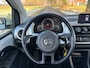 Volkswagen Up! 1.0 high up! | Navigatie | Parkeersensoren | Licht metaal |