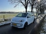 Volkswagen Up! 1.0 high up! | Navigatie | Parkeersensoren | Licht metaal |
