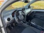 Volkswagen Up! 1.0 high up! | Navigatie | Parkeersensoren | Licht metaal |