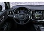 Volvo V60 2.0 B3 Essential Edition | Sport Pack | 19" Black Edition Velgen | Leder | Adaptieve Cruise Control | Stoelverwarming | Park Assist |