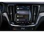 Volvo V60 2.0 B3 Essential Edition | Sport Pack | 19" Black Edition Velgen | Leder | Adaptieve Cruise Control | Stoelverwarming | Park Assist |