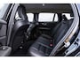 Volvo V60 2.0 B3 Essential Edition | Sport Pack | 19" Black Edition Velgen | Leder | Adaptieve Cruise Control | Stoelverwarming | Park Assist |