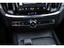 Volvo V60 2.0 B3 Essential Edition | Sport Pack | 19" Black Edition Velgen | Leder | Adaptieve Cruise Control | Stoelverwarming | Park Assist |