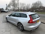 Volvo V60 2.0 B3 Momentum Advantage | Sport Pack | Leer | Stuur en stoelverwarming | Apple Carplay/Android Auto