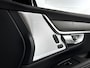Volvo V90 T8 Plug-in hybrid AWD Ultra Dark | Panoramadak | 360° camera | Bowers & Wilkins | Luchtvering | Stoelventilatie | Stoel- en Stuurverwarming | Trekhaak
