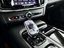 Volvo V90 T8 Plug-in hybrid AWD Ultra Dark | Panoramadak | 360° camera | Bowers & Wilkins | Luchtvering | Stoelventilatie | Stoel- en Stuurverwarming | Trekhaak