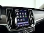 Volvo V90 T8 Plug-in hybrid AWD Ultra Dark | Panoramadak | 360° camera | Bowers & Wilkins | Luchtvering | Stoelventilatie | Stoel- en Stuurverwarming | Trekhaak