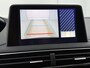 Peugeot 3008 SUV Blue Lease Executive 130pk | Navigatie | Climate Control | Cruise Control | Parkeersensoren v+a | Armsteun | Bluetooth | Apple Carplay / Android Auto | Draadloze telefoonlader | Regensensor | Donker getint glas | Afneembare trekhaak | Lage kilometerstand | 17" lichtmetalen velgen |