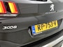 Peugeot 3008 SUV Blue Lease Executive 130pk | Navigatie | Climate Control | Cruise Control | Parkeersensoren v+a | Armsteun | Bluetooth | Apple Carplay / Android Auto | Draadloze telefoonlader | Regensensor | Donker getint glas | Afneembare trekhaak | Lage kilometerstand | 17" lichtmetalen velgen |
