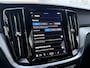 Volvo V60 2.0 T6 Plug-in hybrid AWD Plus Dark l Verwarmbare Voorruit l Trekhaak l 360 camera l