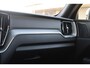 Volvo XC60 T6 350PK Plug-in hybrid AWD Ultra Black Edition / Navigatie / Adaptieve Cruisecontrol / Head Up-Display / Panorama dak / Elektrische stoelen met geheugen / Stuurverwarming / Stoelverwarming v+a / 360 Camera /