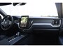 Volvo XC60 T6 350PK Plug-in hybrid AWD Ultra Black Edition / Navigatie / Adaptieve Cruisecontrol / Head Up-Display / Panorama dak / Elektrische stoelen met geheugen / Stuurverwarming / Stoelverwarming v+a / 360 Camera /