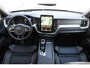 Volvo XC60 T6 350PK Plug-in hybrid AWD Ultra Black Edition / Navigatie / Adaptieve Cruisecontrol / Head Up-Display / Panorama dak / Elektrische stoelen met geheugen / Stuurverwarming / Stoelverwarming v+a / 360 Camera /