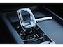 Volvo XC60 T6 350PK Plug-in hybrid AWD Ultra Black Edition / Navigatie / Adaptieve Cruisecontrol / Head Up-Display / Panorama dak / Elektrische stoelen met geheugen / Stuurverwarming / Stoelverwarming v+a / 360 Camera /