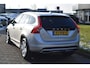 Volvo V60 Cross Country D3 150PK Automaat Momentum | Trekhaak | Stoelverwarming | Camera