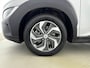 Hyundai Kona 1.6 GDI HEV FASHION DESIGN | OUTLETDEAL! | NAVI | CLIMA | CRUISE | CAMERA | 16'' LM VELGEN | HYBRID | AUTOMAAT | FABRIEKSGARANTIE GELDIG T/M 5-2028! |