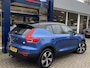 Volvo XC40 Recharge P8 AWD R-Design / Automaat / NL-Auto / Dealer-Onderhouden / Open-Panodak / Harman-Kardon Audio / Pilot-Assist / Standkachel / Stuur- en Stoelverwarming / Elektr.-Wegklapbare Trekhaak / LED / Keyless / 360°-Camera / Dodehoek-Detectie / Elektr.-Achterklep / Apple-Carplay & Android-Auto / Houtafwerking-Interieur / DAB Radio-Bluetooth / Navi / PDC V+A / 19'' LMV / ENZ.