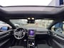 Volvo XC40 Recharge P8 AWD R-Design / Automaat / NL-Auto / Dealer-Onderhouden / Open-Panodak / Harman-Kardon Audio / Pilot-Assist / Standkachel / Stuur- en Stoelverwarming / Elektr.-Wegklapbare Trekhaak / LED / Keyless / 360°-Camera / Dodehoek-Detectie / Elektr.-Achterklep / Apple-Carplay & Android-Auto / Houtafwerking-Interieur / DAB Radio-Bluetooth / Navi / PDC V+A / 19'' LMV / ENZ.
