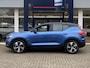Volvo XC40 Recharge P8 AWD R-Design / Automaat / NL-Auto / Dealer-Onderhouden / Open-Panodak / Harman-Kardon Audio / Pilot-Assist / Standkachel / Stuur- en Stoelverwarming / Elektr.-Wegklapbare Trekhaak / LED / Keyless / 360°-Camera / Dodehoek-Detectie / Elektr.-Achterklep / Apple-Carplay & Android-Auto / Houtafwerking-Interieur / DAB Radio-Bluetooth / Navi / PDC V+A / 19'' LMV / ENZ.